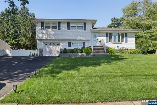 5 Viewpoint Road, Wayne, NJ 07470