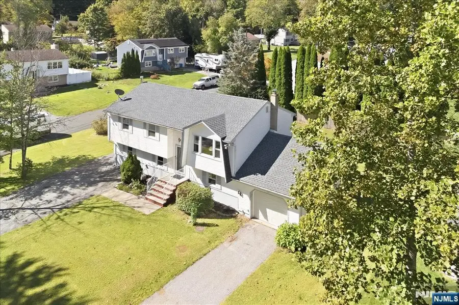 7 Paradise Trail, Stockholm, NJ 07460 - #3