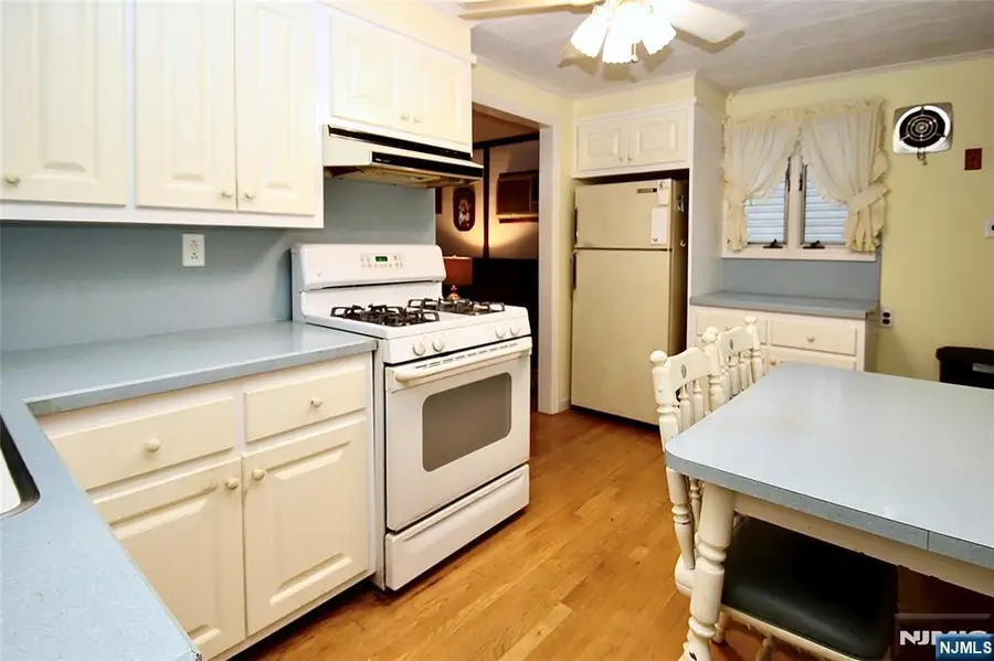 25-01 Romaine, Fair Lawn, NJ 07410 - #3