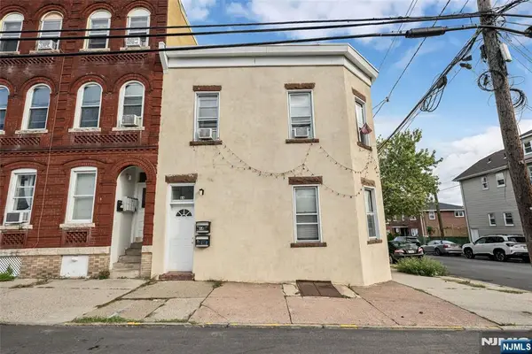 84 Westervelt Place, Lodi, NJ 07644