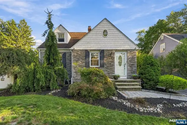 32 New Street, Wayne, NJ 07470