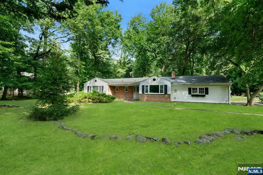 15 Pinehill Drive, Upper Saddle River, NJ 07458 - #2
