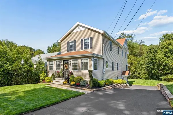 22 Thomas Terrace, Wayne, NJ 07470