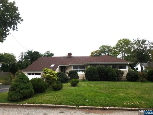 27 BRIARCLIFF Road, Hillsdale, NJ 07642