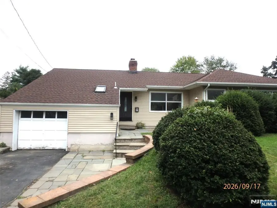 27 BRIARCLIFF Road, Hillsdale, NJ 07642 - #2