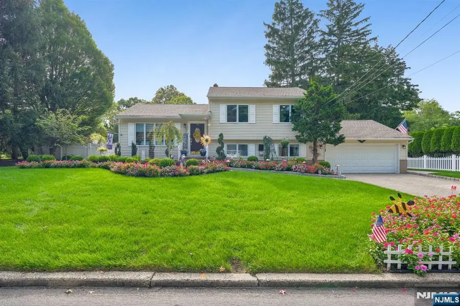 18 Murray Road, Montvale, NJ 07645 - #2