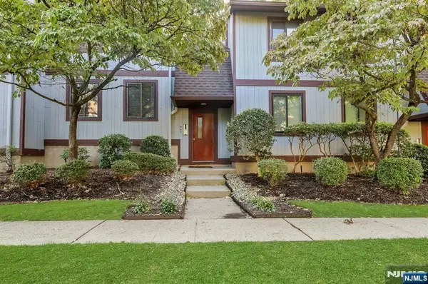50 Rock Road B10, Hawthorne, NJ 07506