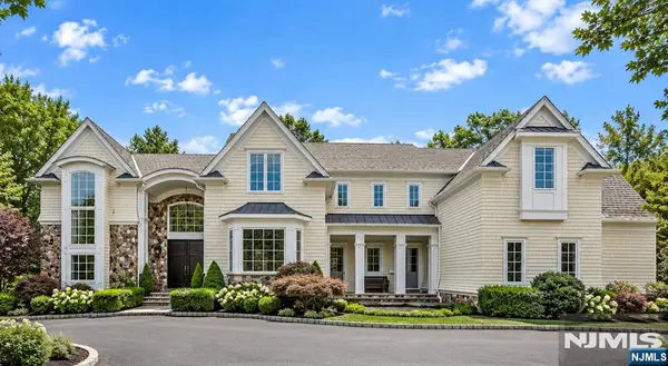 124 Essex Drive, Tenafly, NJ 07670