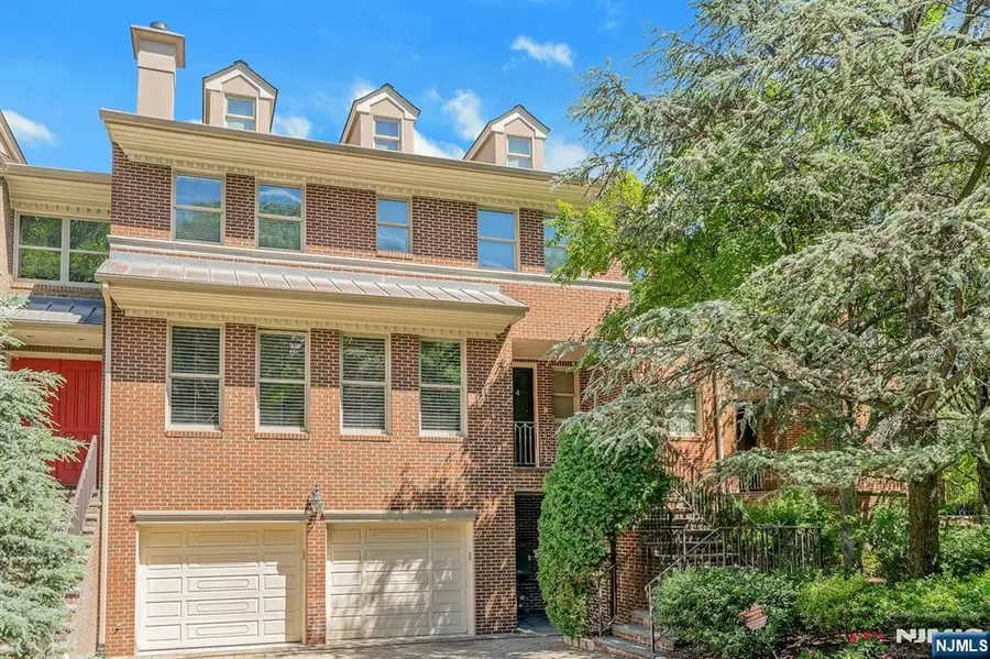 4 Ascot Way, Fort Lee, NJ 07024 - #2