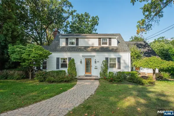 42 Valley View Terrace, Wayne, NJ 07470