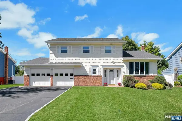 10 Klimback Court, Caldwell, NJ 07006