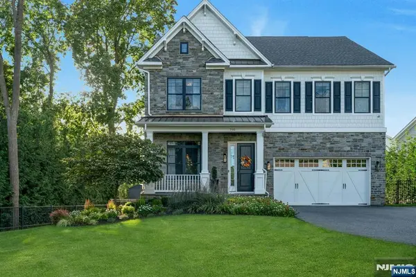 790 W Saddle River Road, Ho-Ho-Kus, NJ 07423