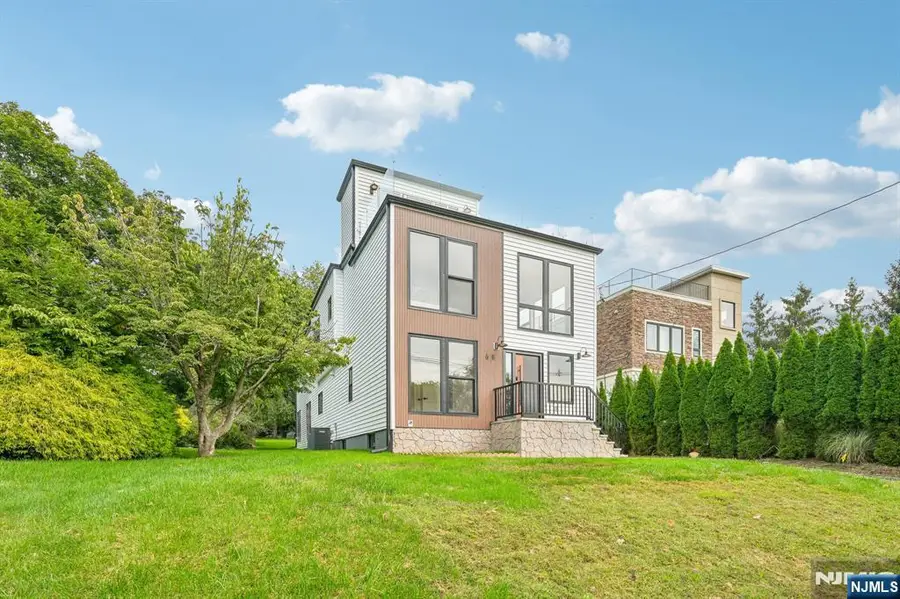 68 N Livingston Avenue, Livingston, NJ 07039 - #2