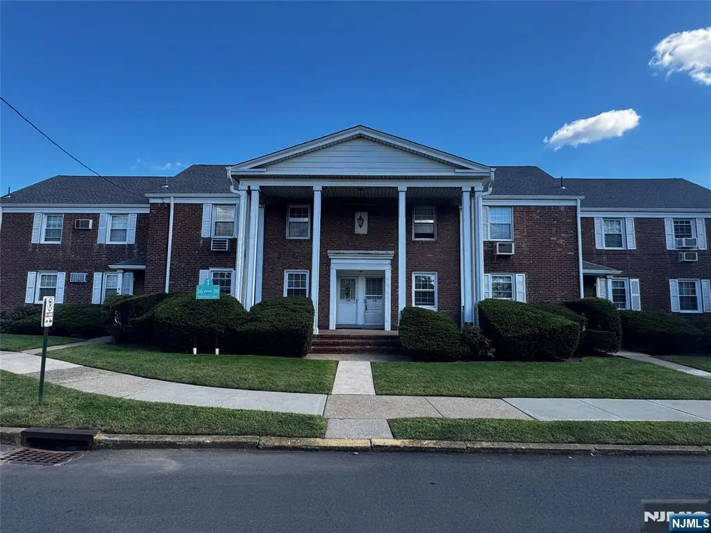32b Elmwood Court B, Elmwood Park, NJ 07407 - #1