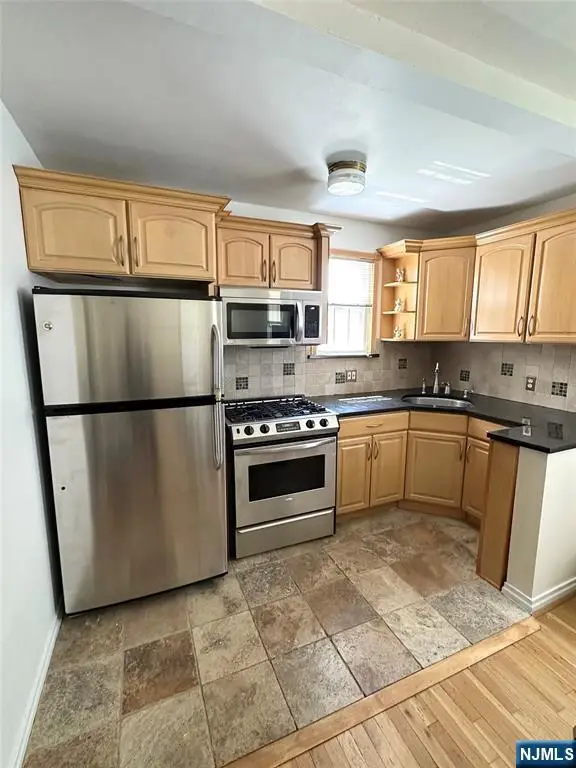 32b Elmwood Court B, Elmwood Park, NJ 07407 - #3