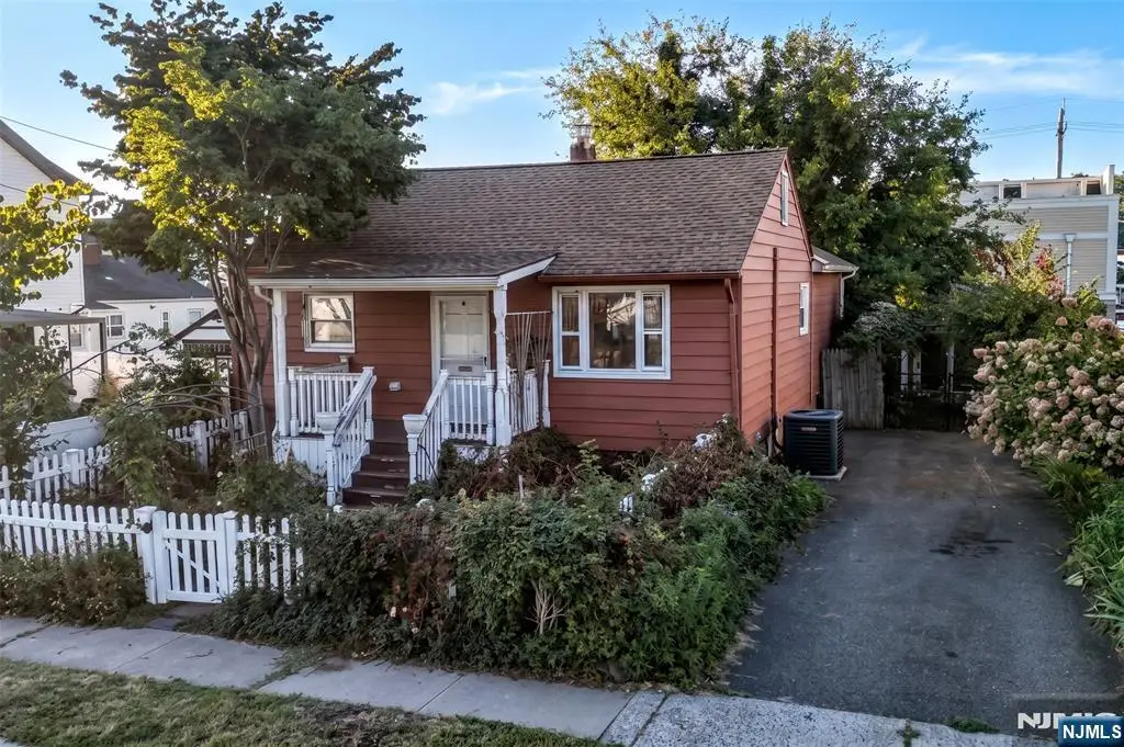 6 Roosevelt Avenue, Totowa, NJ 07512 - #1