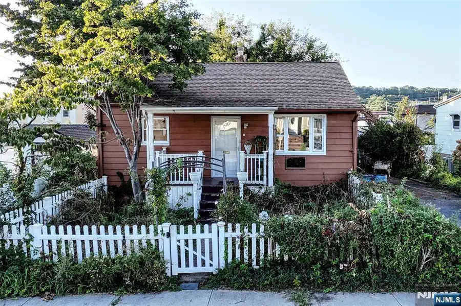 6 Roosevelt Avenue, Totowa, NJ 07512 - #3