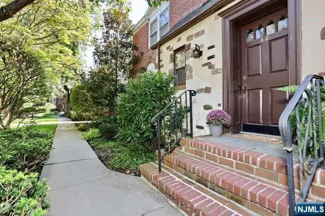 185 E Palisade Avenue A2A, Englewood, NJ 07631 - #2