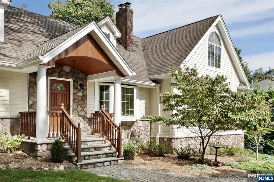 8 Le Roy Place, Park Ridge, NJ 07656 - #2