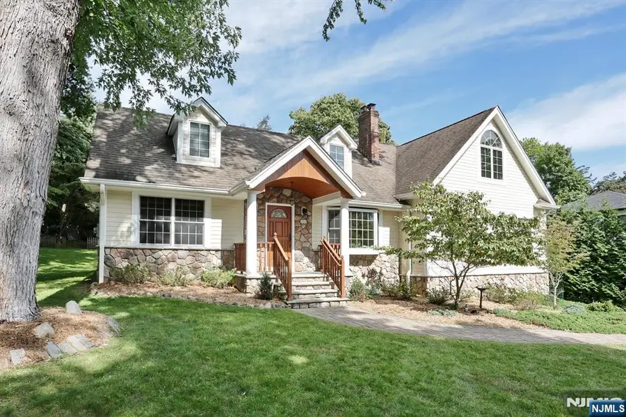 8 Le Roy Place, Park Ridge, NJ 07656 - #3