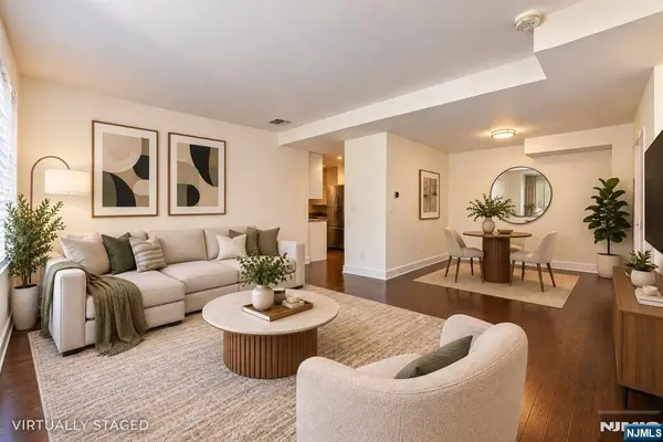 941 Boulevard 3C, Weehawken, NJ 07086