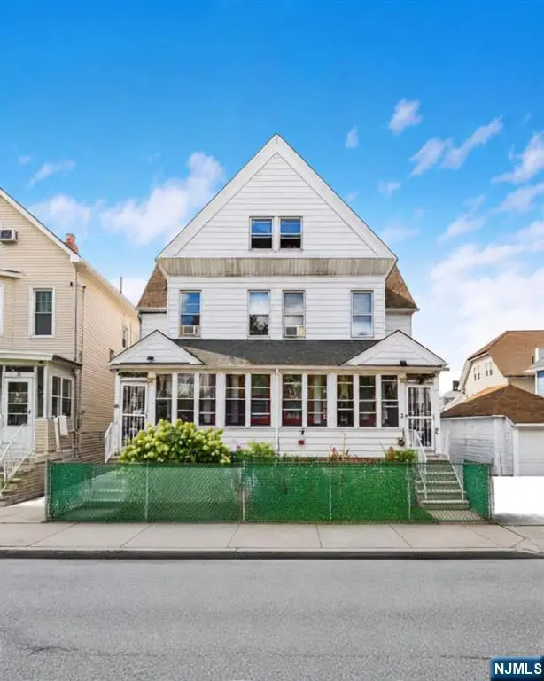 28 Lincoln Street, Passaic, NJ 07055 - #1