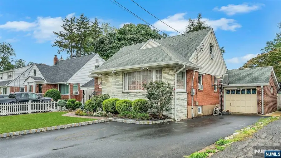 33 E Passaic Street, Rochelle Park, NJ 07662 - #2