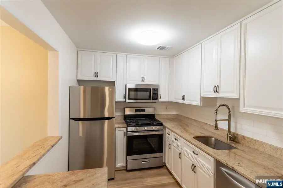 207 Cambridge Court, Clifton, NJ 07014 - #3