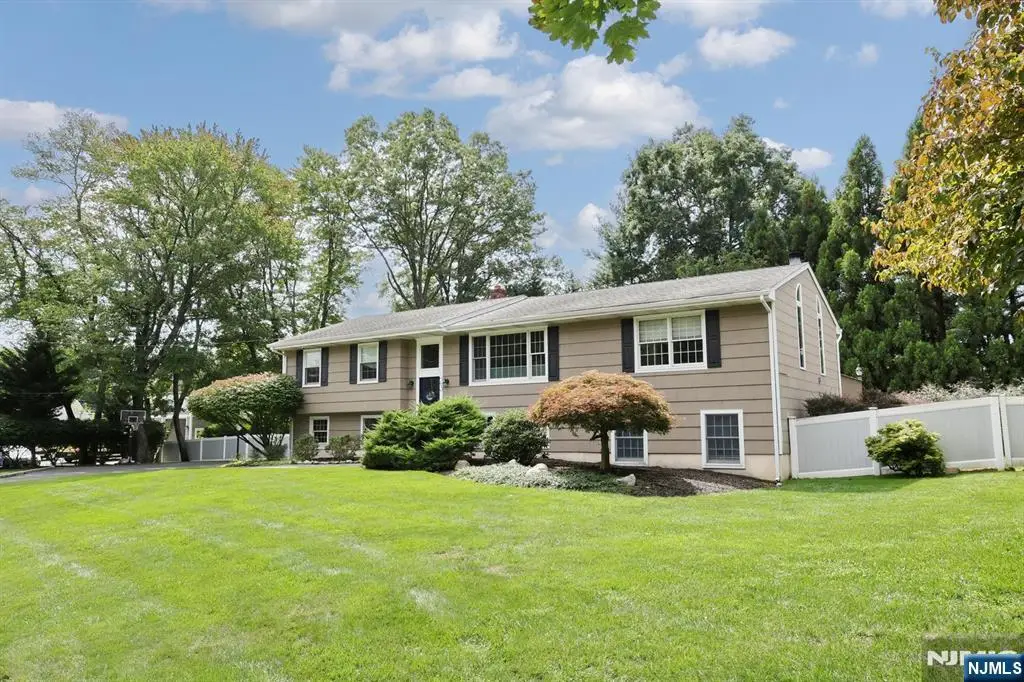 23 Hamilton Street, Allendale, NJ 07401 - #1