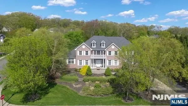 3 Bayberry Lane, North Haledon, NJ 07508