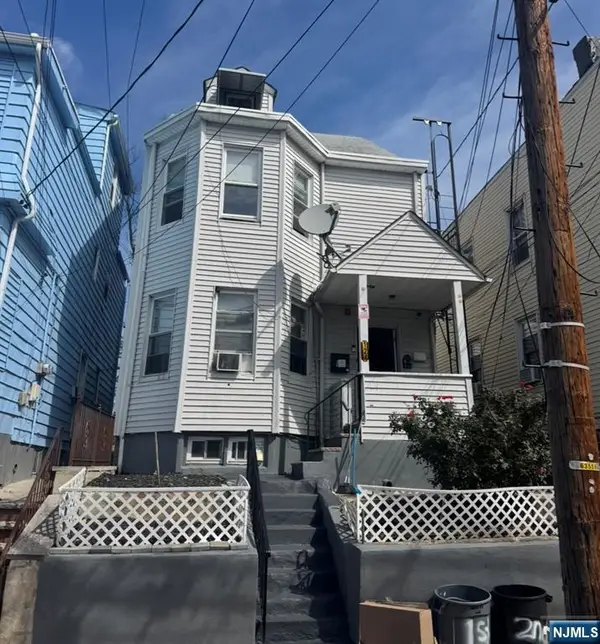 124 Albion Avenue, Paterson, NJ 07502