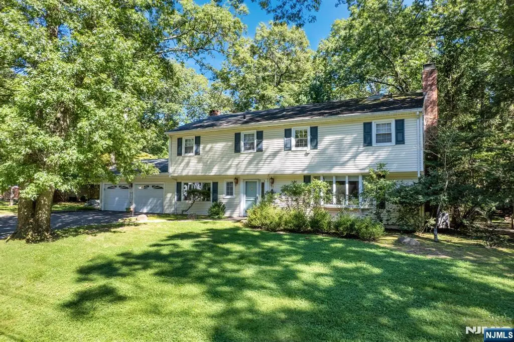 11 Dogwood Court, Mahwah, NJ 07430 - #1