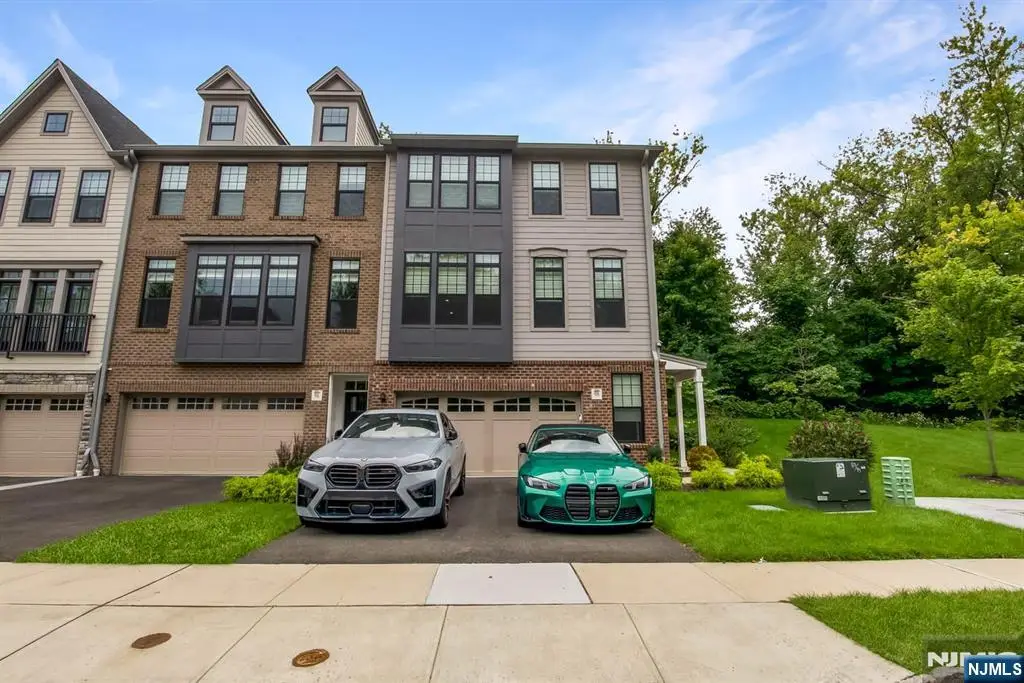98 Cinnamon Drive, Upper Saddle River, NJ 07458 - #1