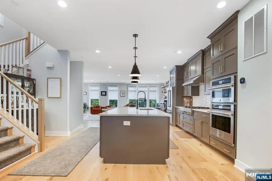 98 Cinnamon Drive, Upper Saddle River, NJ 07458 - #3