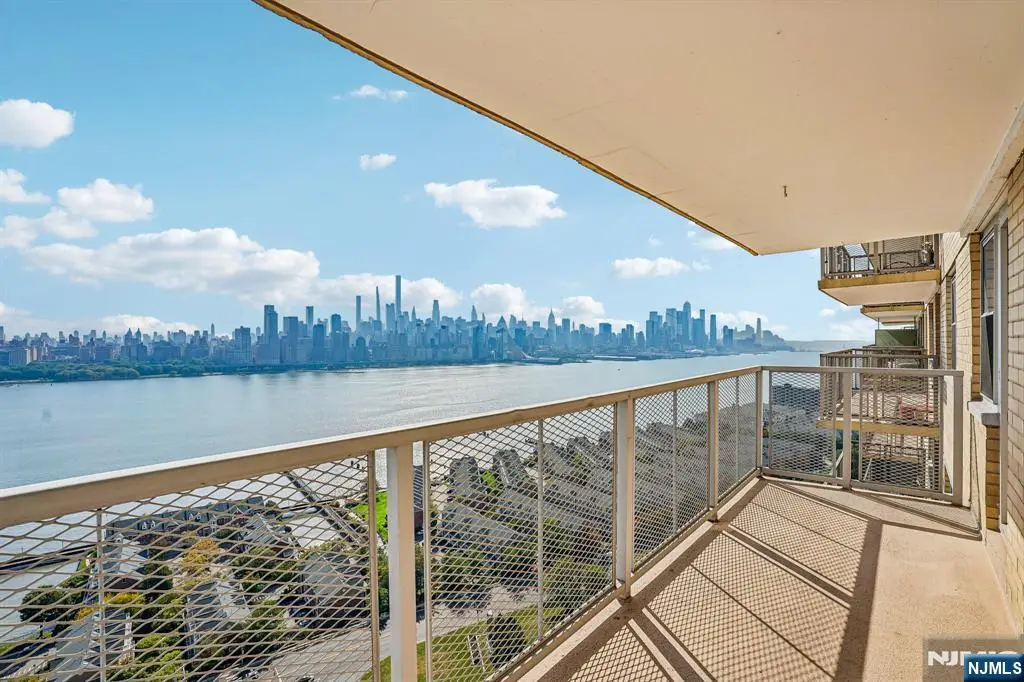 6600 Boulevard East 17 N, West New York, NJ 07093 - #1