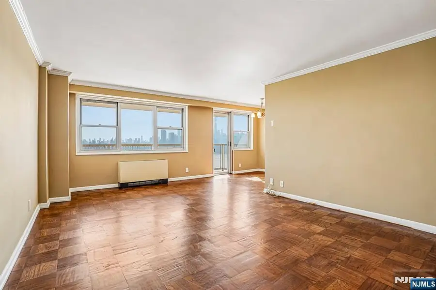 6600 Boulevard East 17 N, West New York, NJ 07093 - #2