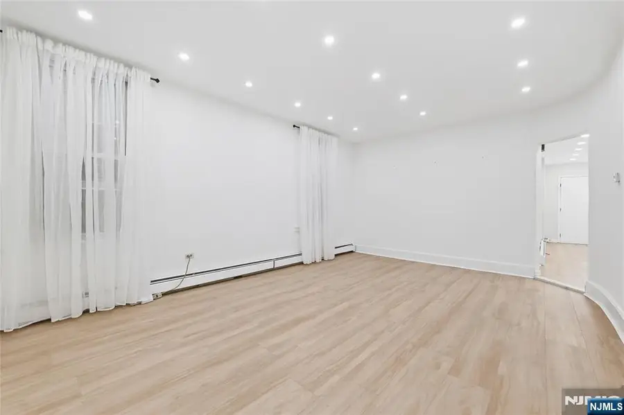 813 20th Street, Union City, NJ 07087 - #3