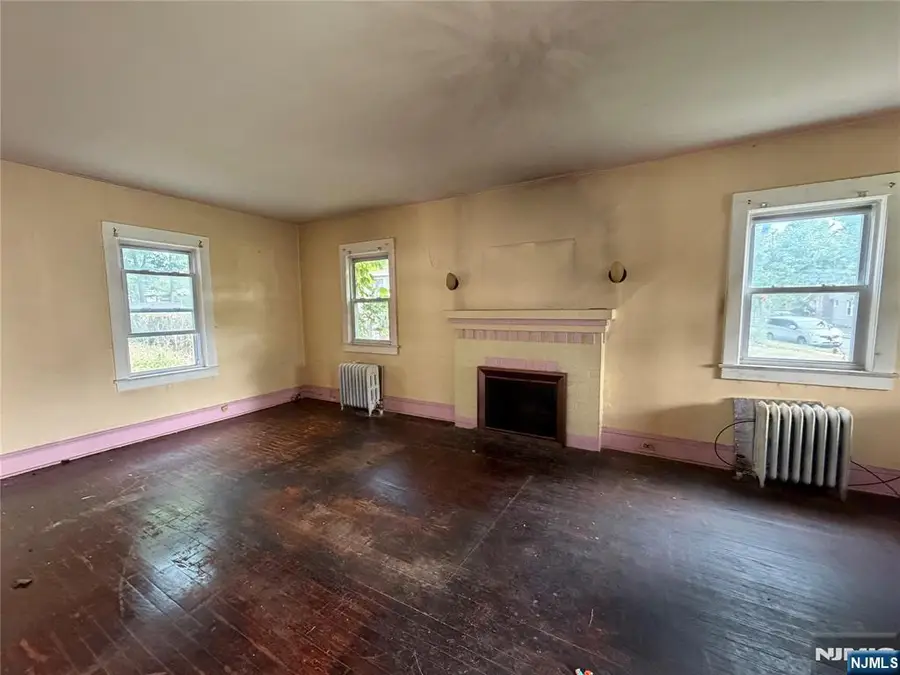 302 Roosevelt Square, Englewood, NJ 07631 - #2