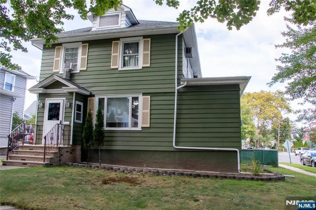 883 Ray Avenue, Ridgefield, NJ 07657 - #1