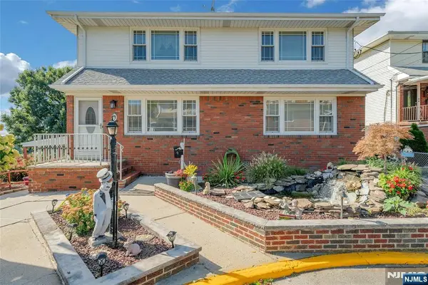 9 Carlen Court, Fairview, NJ 07022