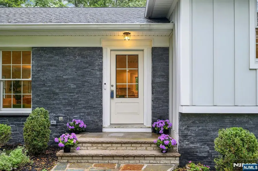 9 Crestview Court, Montclair, NJ 07042 - #3