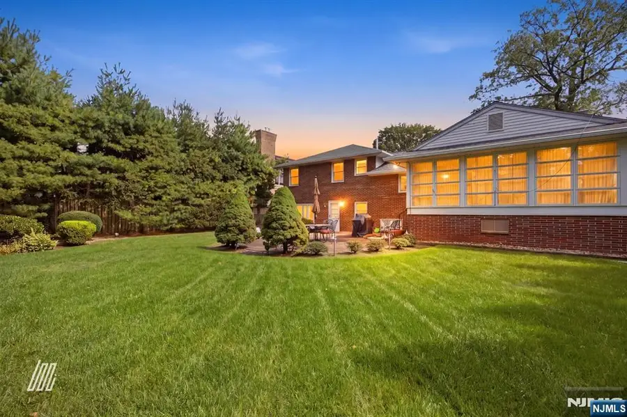 1111 Cumbermeade Road, Fort Lee, NJ 07024 - #3