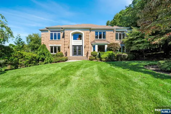 67 Seminary Drive, Mahwah, NJ 07430