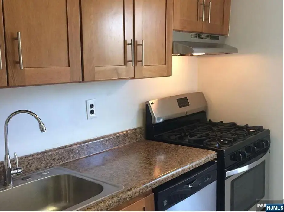 2205 N Central 3F, Fort Lee, NJ 07024 - #1
