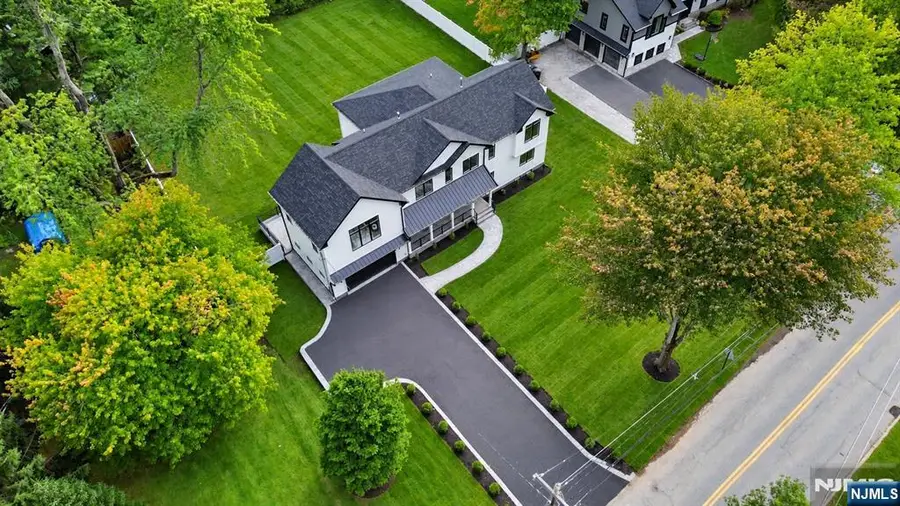 8 Sparrowbush Road, Mahwah, NJ 07430 - #2