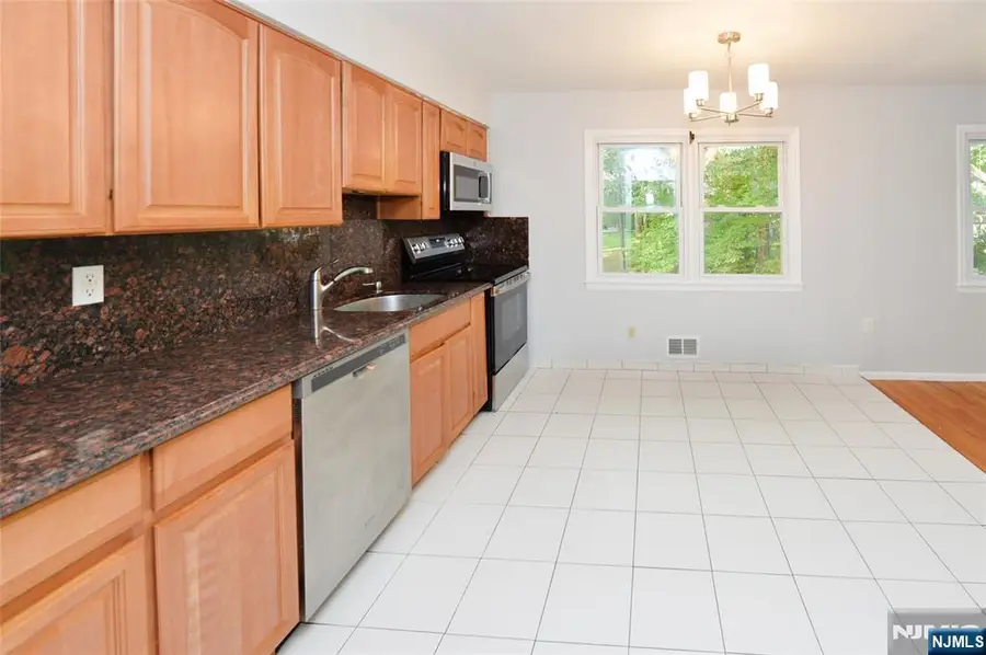 85 Primrose Lane B, Paramus, NJ 07652 - #3