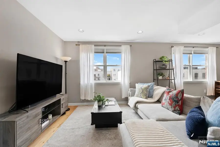 225 Clinton Street 4, Hoboken, NJ 07030 - #2