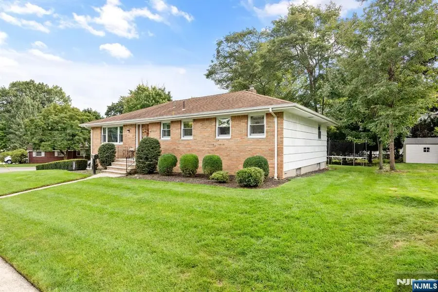 811 Manhattan Avenue, Township Of Washington, NJ 07676 - #2