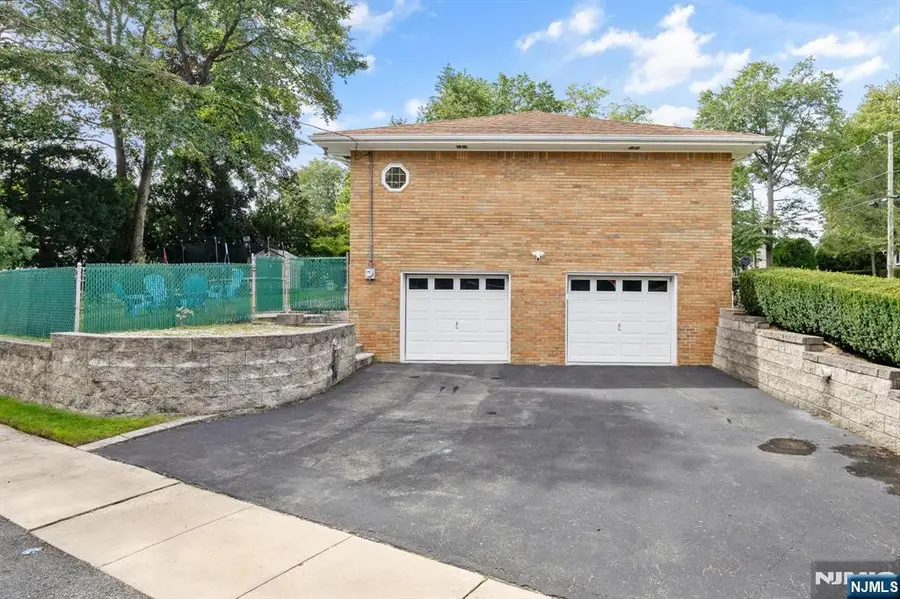 811 Manhattan Avenue, Township Of Washington, NJ 07676 - #3