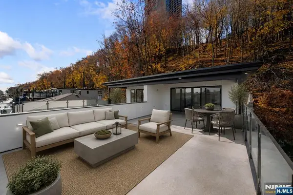 728 Undercliff Avenue, Edgewater, NJ 07020